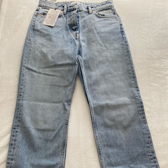 Zara light wash jeans - Picture 2 of 4